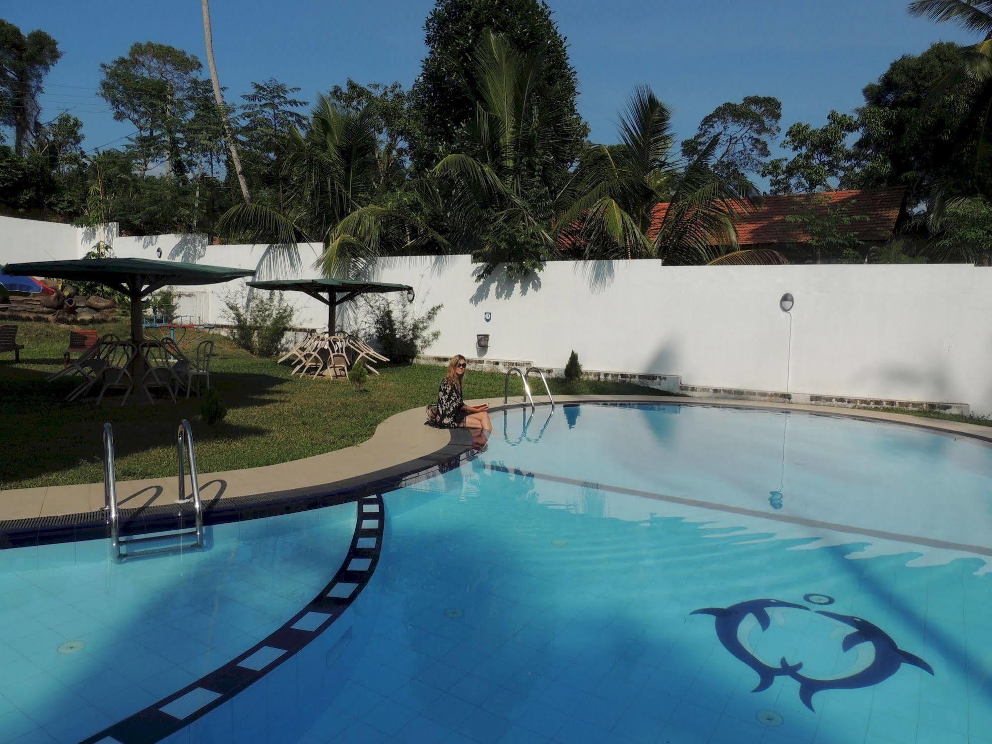 Airport Green View Resort Andiambalama Extérieur photo