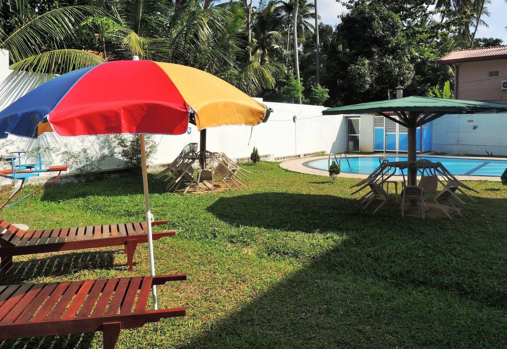 Airport Green View Resort Andiambalama Extérieur photo