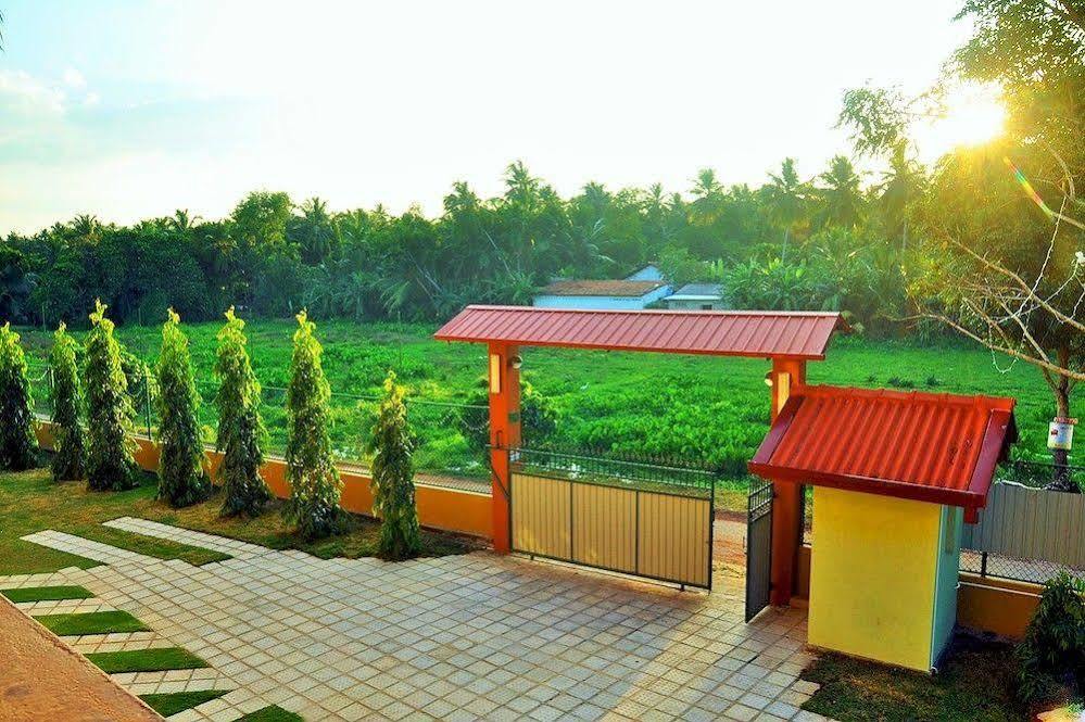 Airport Green View Resort Andiambalama Extérieur photo