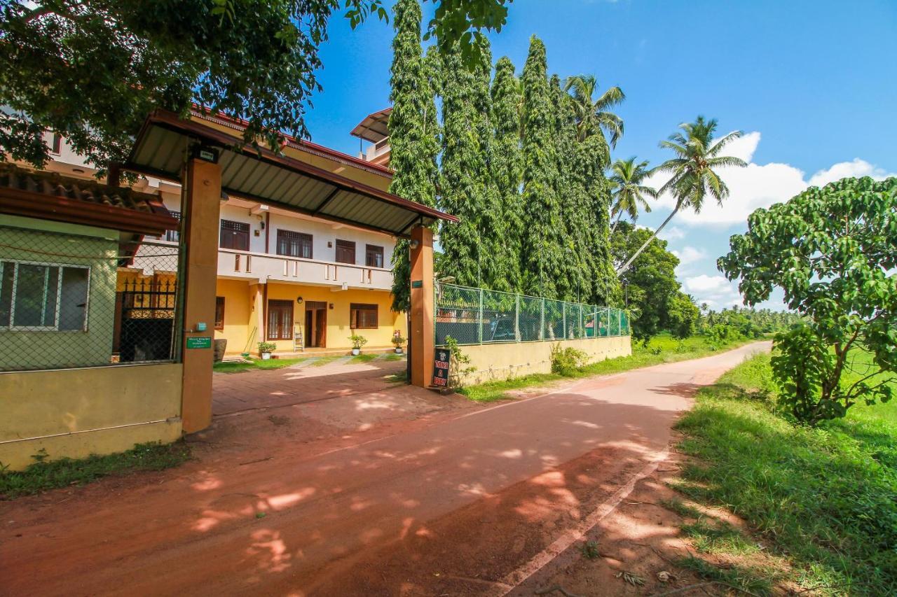 Airport Green View Resort Andiambalama Extérieur photo
