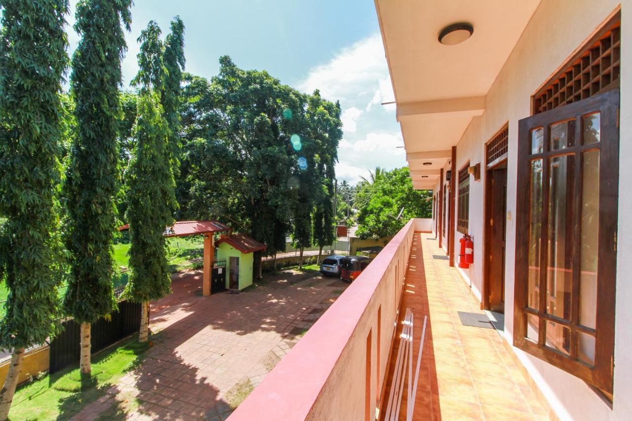 Airport Green View Resort Andiambalama Extérieur photo